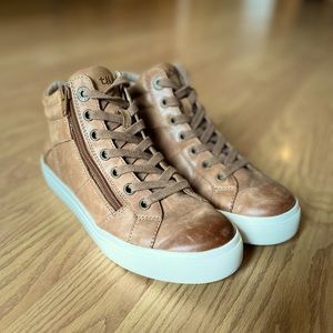 Women’s Taos Footwear Winner Sneaker - Carmel - Size 6.5